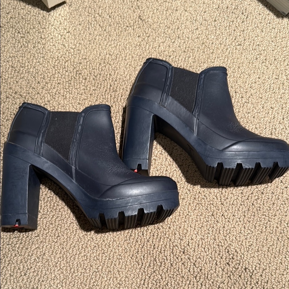 Hunter Navy Blue Heeled Boots with Chunky Heel, coveted style, size 7